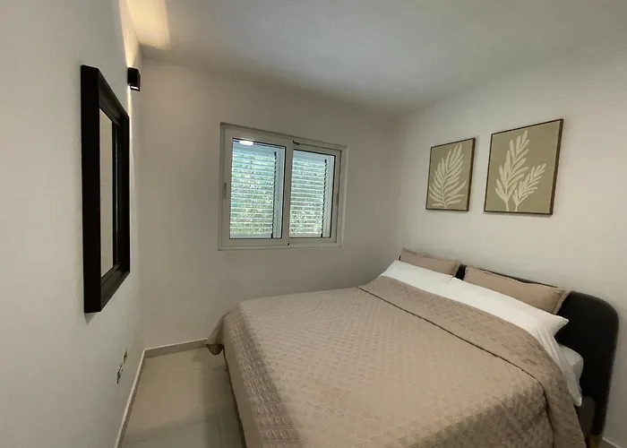Sunshine Qerret-golem Beach-self-check-in Apartman Golem