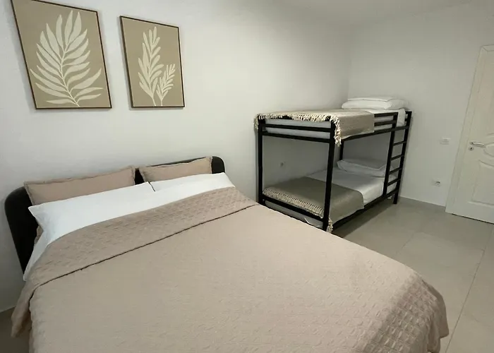 Appartement Sunshine Qerret-golem Beach-self-check-in *